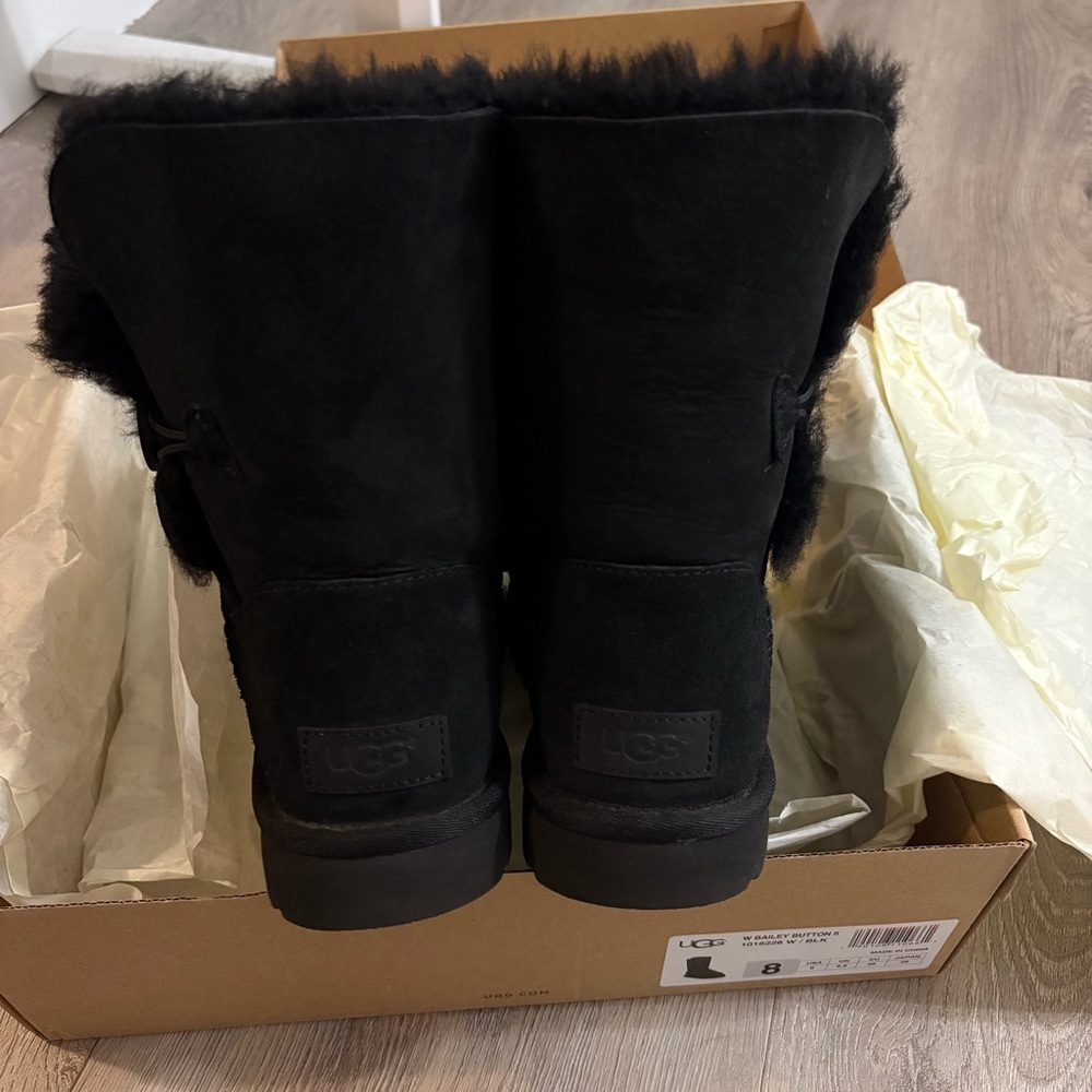 Authentic UGG Bailey Button ll Black Suede Fur Boots - Picture 3 of 7